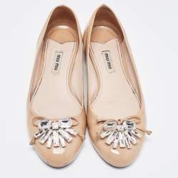 مملوكة مسبقًا Miu Miu Beige Patent Leather Crystal Embellished Ballet Flats Size 38