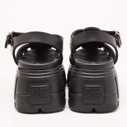 مملوكة مسبقًا Miu Miu Black Rubber Eva Platform Sandals Size 38