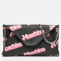 مملوكة مسبقًا Moschino Barbie Black/Pink Coated Canvas Chain Clutch