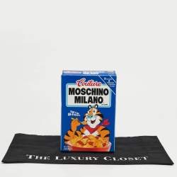 مملوكة مسبقًا Moschino Tony The Tiger Edition Cereal Box Blue Leather Clutch