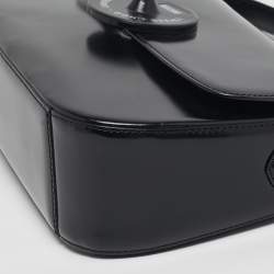 مملوكة مسبقًا Moschino Black Glossy Leather Flap Shoulder Bag