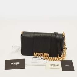 Pre Owned حقيبة كتف موسكينو شعار قلاب جلد أسود