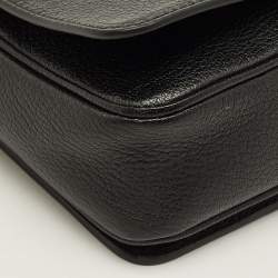 Pre Owned حقيبة كتف موسكينو شعار قلاب جلد أسود