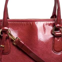 Pre Owned Moschino Cinnamon Red Patent Vinyl Heart Charm Dome Satchel