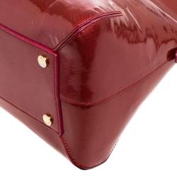Pre Owned Moschino Cinnamon Red Patent Vinyl Heart Charm Dome Satchel