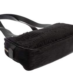 Pre Owned Moschino Black Signature Canvas And Leather Heart Zip Shoulder Bag