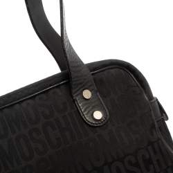 Pre Owned Moschino Black Signature Canvas And Leather Heart Zip Shoulder Bag