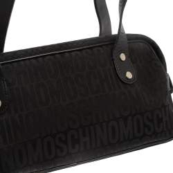 Pre Owned Moschino Black Signature Canvas And Leather Heart Zip Shoulder Bag