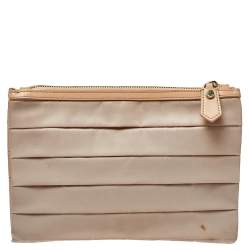 مملوكة مسبقًا Moschino Beige Pleated Fabric And Leather Logo Pouch Clutch