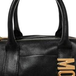 مملوك ة مسبقًا Moschino Black Leather Logo Boston Bag