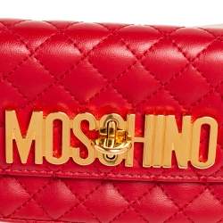 Pre Owned Moschino Red Quilted Leather Logo Turnlock Chain Pochette