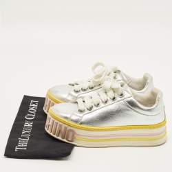 مملوكة مسبقًا Moschino Size 37 Silver Leather Platform Lace Up Sneakers
