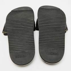 Pre Owned حذاء سلايد موسكينو مطاط أسود بشعار مقاس 37