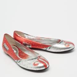 Pre Owned Moschino Silver/Orange Printed Leather Ballet Flats Size 39