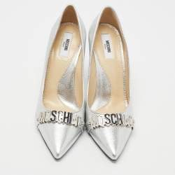 Pre Owned Moschino Silver Leather Logo Letter Pointed Toe Pumps Size 39