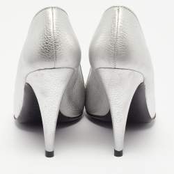 Pre Owned Moschino Silver Leather Classic Logo Pumps Size 40