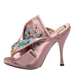 مملوكة مسبقًا N°21 Floral Embroidered Satin Knot Mules Size 40