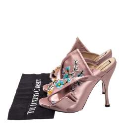 مملوكة مسبقًا N°21 Floral Embroidered Satin Knot Mules Size 40