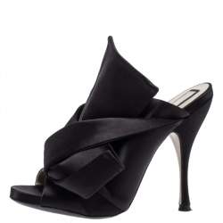 مملوكة مسبقًا N21 Black Satin Raso Knot Peep Toe Mules Size 39