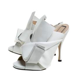 Pre Owned صندل سلايد إن21 "روني" مزين طيات جلد أبيض مقاس 38