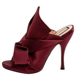 مملوكة مسبقًا  N21 Burgundy Satin Knot Open Toe Sandals Size 39