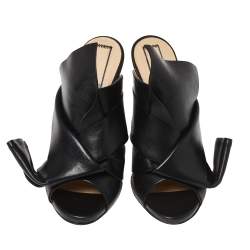 Pre Owned صندل مول إن 21 طية رونى جلد أسود مقاس 38