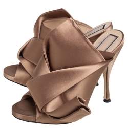 مملوكة مسبقًا Nº21 Beige Satin Raso Knot Peep Toe Mules Size 38