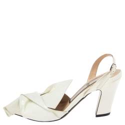 مملوكة مسبقًا صندل إن21 فتحة كعب عقدة جلد لامع كريمى مقاس 38