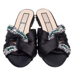 Pre Owned صندل سلايد فلات إن21 ساتان أسود 21 مزين عقدة مزخرف كريستال مقاس 38