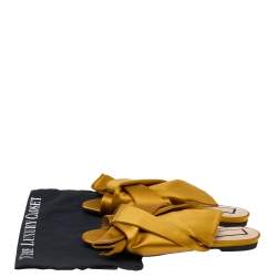 مملوكة مسبقًا صندل سلايد فلات إن21 مزين عقده ساتان مُستردة مقاس 39