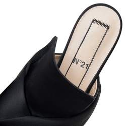 مملوكة مسبقًا Nº21 Black Satin Knot Flat Mules Size 35