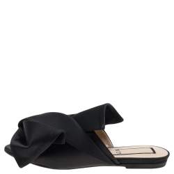 مملوكة مسبقًا Nº21 Black Satin Knot Flat Mules Size 35