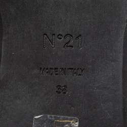 مملوكة مسبقًا صندل سلايد  N°21  جلد بيج لامع بعقدة مقاس 38