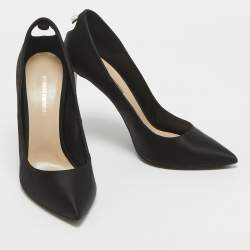 Nicholas Kirkwood Black Satin Faux Pearl Detail Pumps Size 40