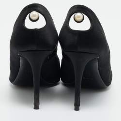 مملوكة مسبقًا حذاء كعب عالي نيكولاس كيركوود سويدي أسود بتفاصيل لؤلؤ مزيف مقاس 38