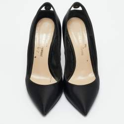 مملوكة مسبقًا حذاء كعب عالي نيكولاس كيركوود سويدي أسود بتفاصيل لؤلؤ مزيف مقاس 38