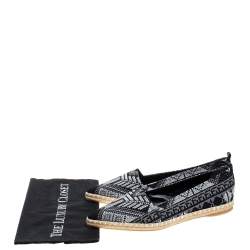 Nicholas Kirkwood Monochrome Embroidered Fabric Mexican Pointed Toe Espadrilles Size 40