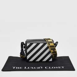 مملوكة مسبقًا Off-White Black/White Diagonal Print Leather Binder Clip Crossbody Bag