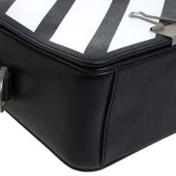 Pre Owned حقيبة كروس أوف وايت جلد مطبوع أبيض/أسود خطوط مائلة