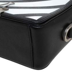 Pre Owned حقيبة كروس أوف وايت جلد مطبوع أبيض/أسود خطوط مائلة