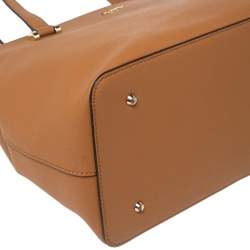 Pre Owned حقيبة يد توتس دي كي إن واي جلد سافيانو بني فاتح بسحاب مزدوج