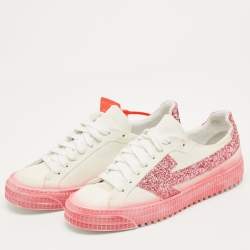 Pre Owned حذاء رياضي أوف وايت أبيض / وردي من الجلد السويدي والجليتر بفولكان مقاس 41