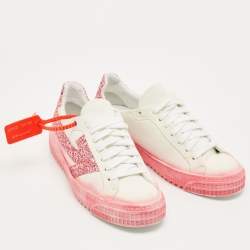 Pre Owned حذاء رياضي أوف وايت أبيض / وردي من الجلد السويدي والجليتر بفولكان مقاس 41