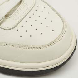 مملوكة مسبقًا حذاء رياضي أوف وايت جلد أبيض/أزرق "آوت أوف أوفيس" مقاس 41