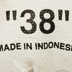 Pre Owned حذاء رياضي أوف وايت كانفاس رمادي فولكنيزد بطراز منخفض من أعلى مقاس 38