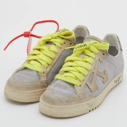 مملوكة مسبقًا Off-White Metallic Grey/Silver Suede and Glitter Arrow Low Top Sneakers Size 36