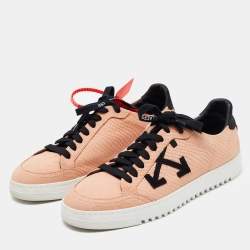مملوكة مسبقًا Off-White Pink Python Embossed Leather Low 2.0 Sneakers Size 39