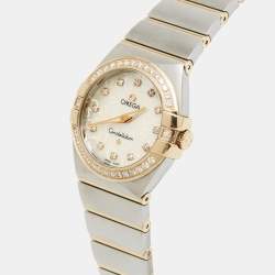 مملوكة مسبقًا ساعة يد نسائية أوميغا كونستليشن 123.25.27.60.55.010 فولاذ مقاوم للصدأ وذهب أصفر عيار 18 مرصعة بالألماس وعرق اللؤلؤ 27 مم