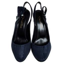 Pre Owned صندل اوسكار دى لارينتا فتحة كعب جوليت زخرفة كريستال قماش حريري مضلع ناعم فايي أزرق مقاس 39.5