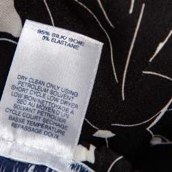 Pre Owned Oscar de la Renta Monochrome Floral Printed Silk Tapered Leg Pants M